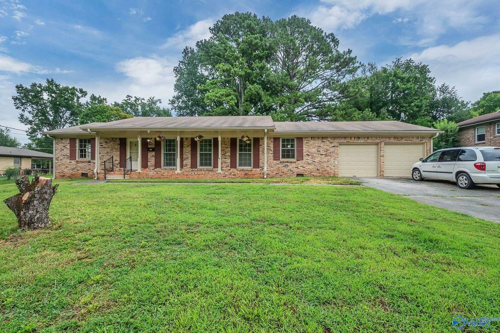312 Forrest Park Court NW, Huntsville, AL 35806