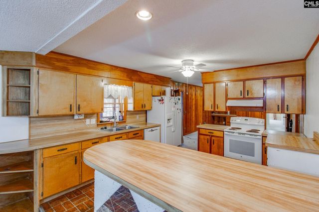 819 Pond Drive, West Columbia, SC 29170