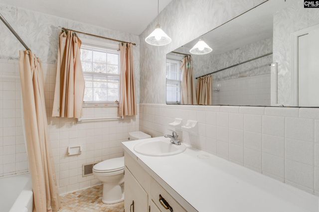 819 Pond Drive, West Columbia, SC 29170