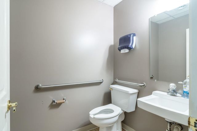 1600 N Coalter St Ste 6, Staunton, VA 24401