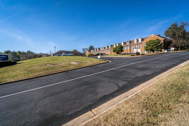 1600 N Coalter St Ste 6, Staunton, VA 24401