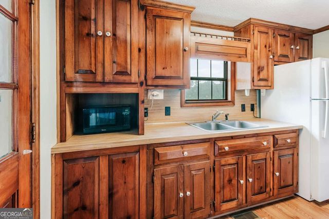 621 Elberton Road, Lexington, GA 30648