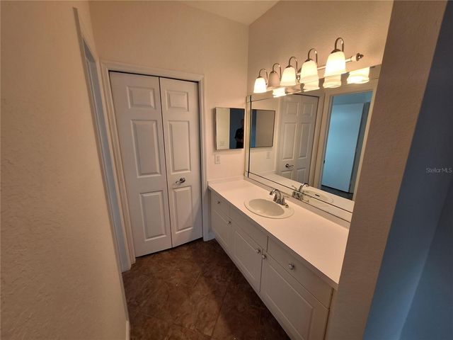 5140 NORTHRIDGE ROAD 102, Sarasota, FL 34238