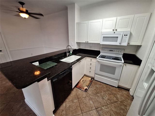 5140 NORTHRIDGE ROAD 102, Sarasota, FL 34238