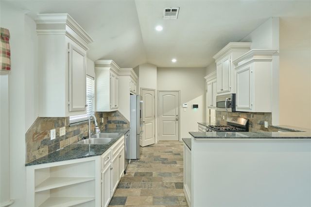 13613 Vail Drive, Montgomery, TX 77356