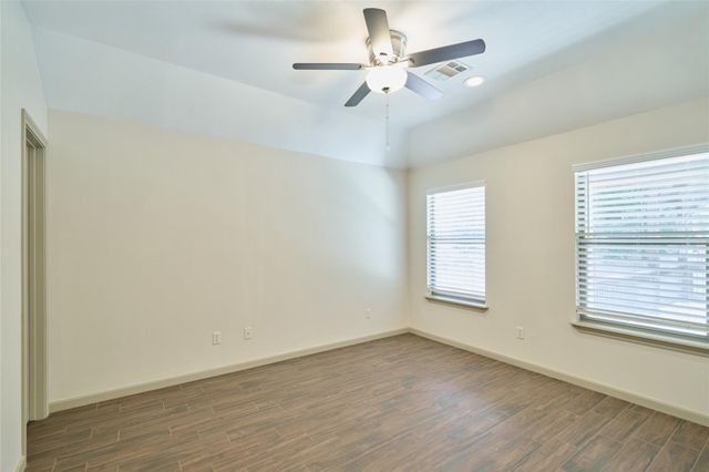 13613 Vail Drive, Montgomery, TX 77356