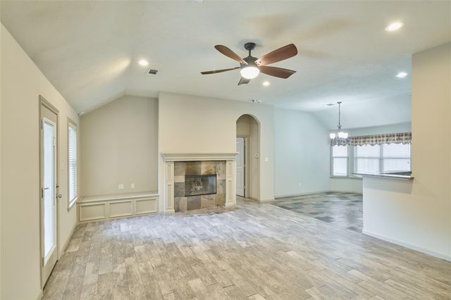 13613 Vail Drive, Montgomery, TX 77356