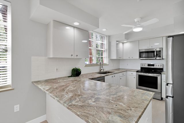 5520 N Harbor Village Drive 105, Vero Beach, FL 32967
