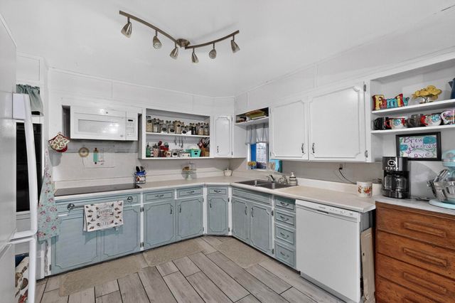 821 WHITING Road SW, Albuquerque, NM 87105