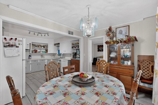 821 WHITING Road SW, Albuquerque, NM 87105