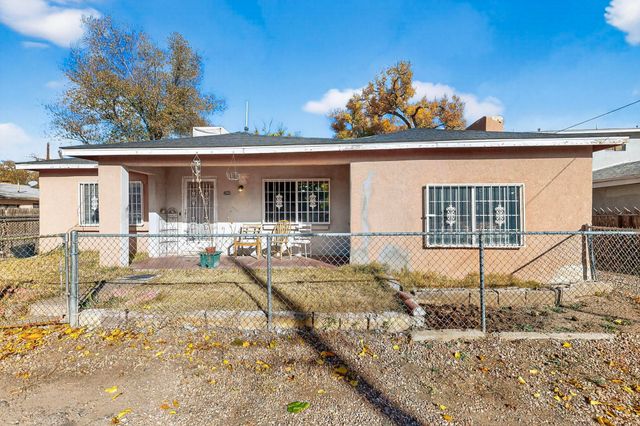 821 WHITING Road SW, Albuquerque, NM 87105