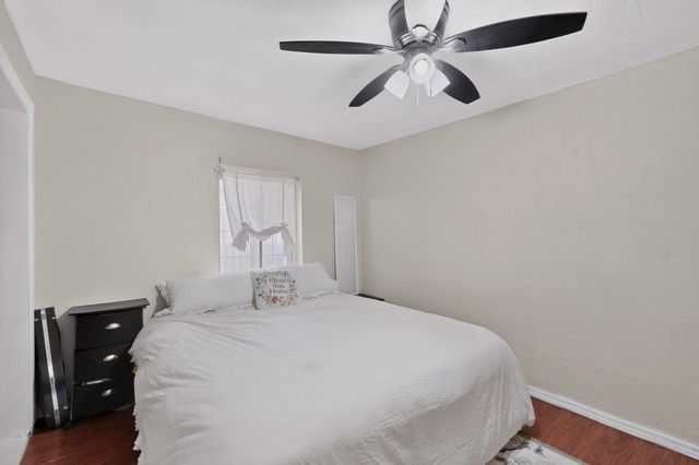 821 WHITING Road SW, Albuquerque, NM 87105