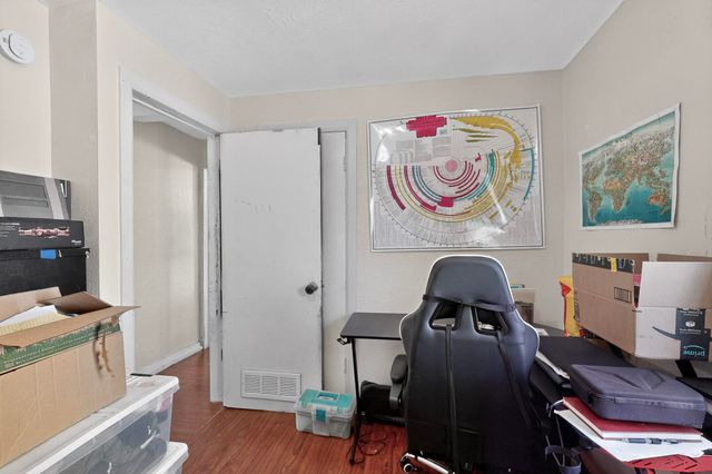 821 WHITING Road SW, Albuquerque, NM 87105