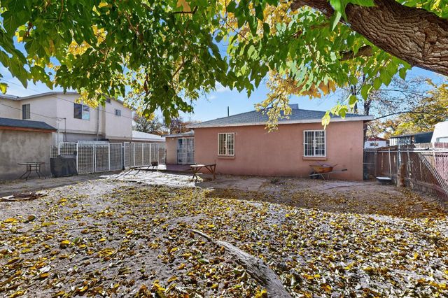 821 WHITING Road SW, Albuquerque, NM 87105