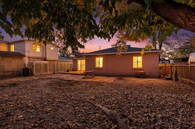 821 WHITING Road SW, Albuquerque, NM 87105