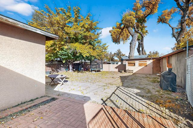 821 WHITING Road SW, Albuquerque, NM 87105