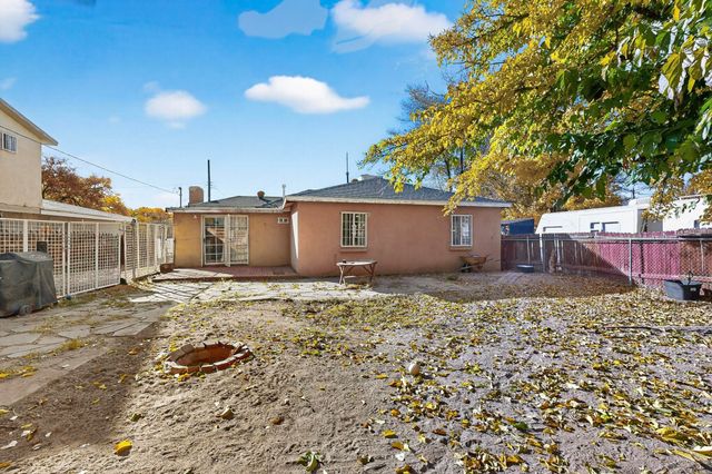 821 WHITING Road SW, Albuquerque, NM 87105