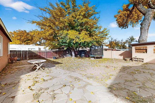 821 WHITING Road SW, Albuquerque, NM 87105