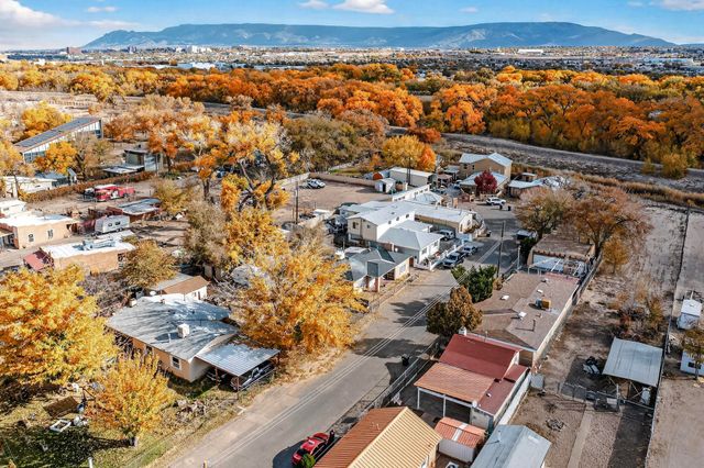 821 WHITING Road SW, Albuquerque, NM 87105