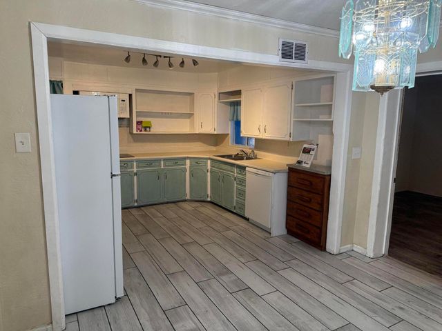 821 WHITING Road SW, Albuquerque, NM 87105