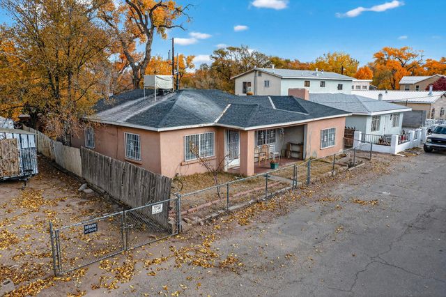 821 WHITING Road SW, Albuquerque, NM 87105