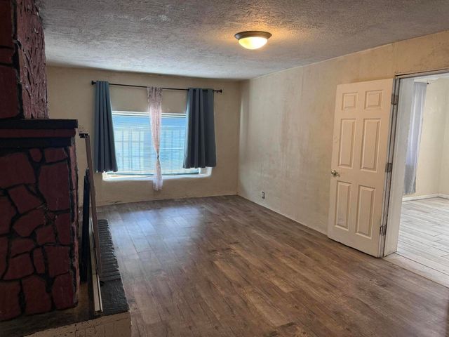 821 WHITING Road SW, Albuquerque, NM 87105