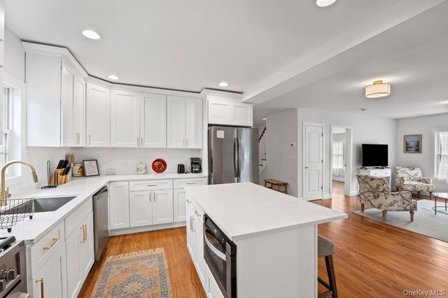 12 Pleasant Avenue, Westhampton, NY 11977