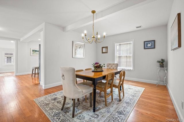 12 Pleasant Avenue, Westhampton, NY 11977