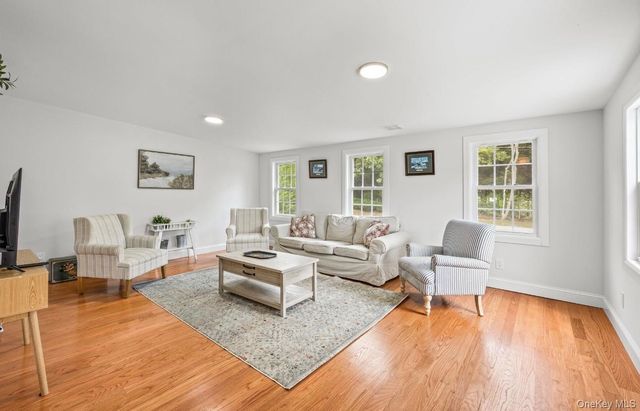 12 Pleasant Avenue, Westhampton, NY 11977