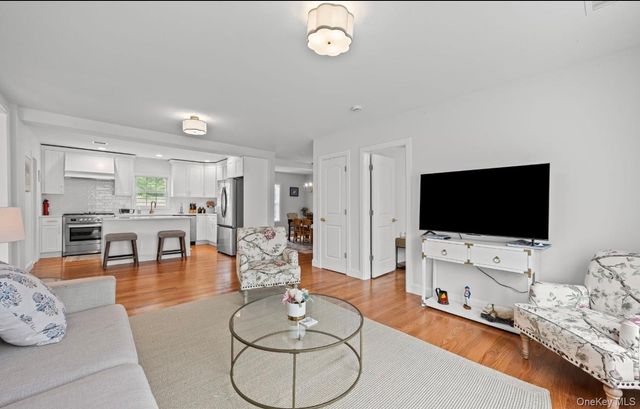 12 Pleasant Avenue, Westhampton, NY 11977