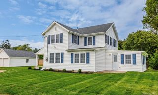 12 Pleasant Avenue, Westhampton, NY 11977