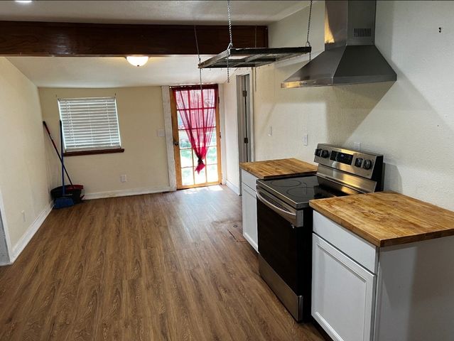 1075 W Pecan Street, Stephenville, TX 76401