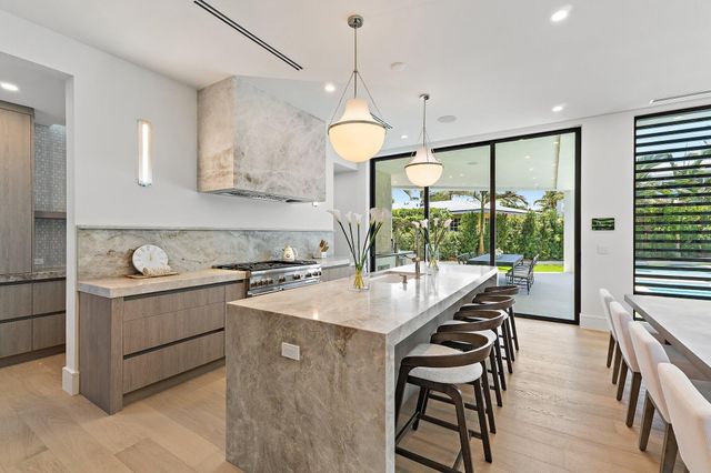 390 Jupiter Lane, Juno Beach, FL 33408