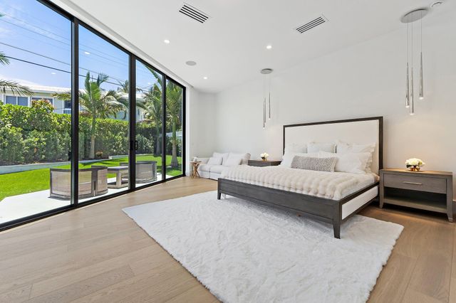 390 Jupiter Lane, Juno Beach, FL 33408