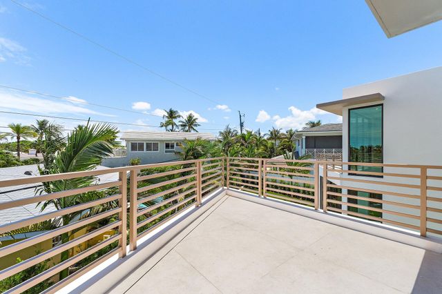 390 Jupiter Lane, Juno Beach, FL 33408
