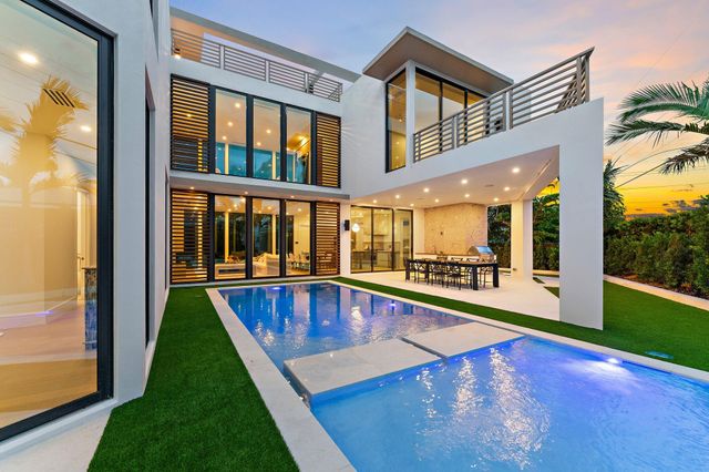 390 Jupiter Lane, Juno Beach, FL 33408