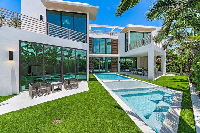 390 Jupiter Lane, Juno Beach, FL 33408