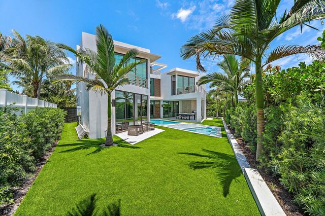 390 Jupiter Lane, Juno Beach, FL 33408