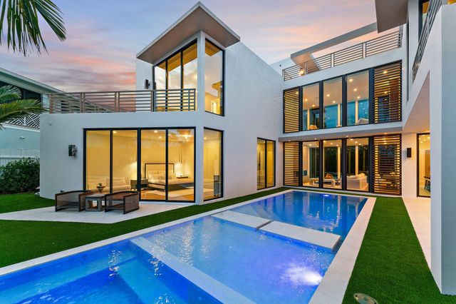 390 Jupiter Lane, Juno Beach, FL 33408