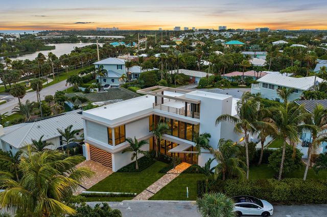 390 Jupiter Lane, Juno Beach, FL 33408