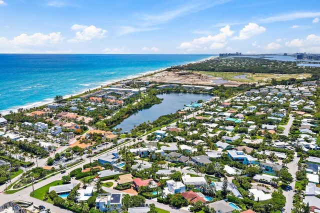 390 Jupiter Lane, Juno Beach, FL 33408