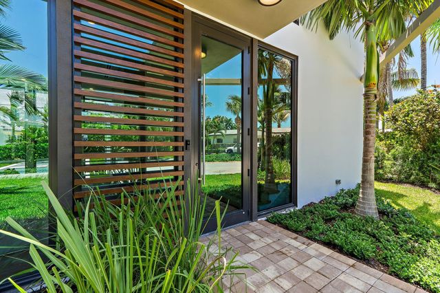 390 Jupiter Lane, Juno Beach, FL 33408
