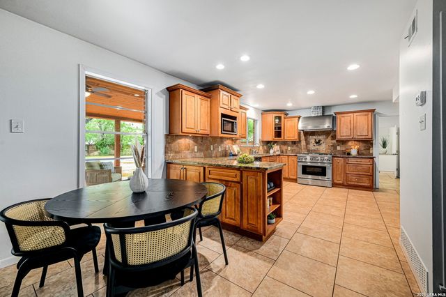 155 William Classen, San Antonio, TX 78232