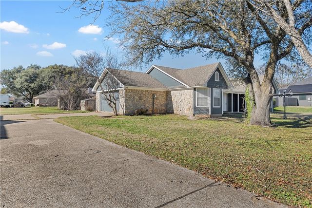 216 Timber View Drive, Waco, TX 76705