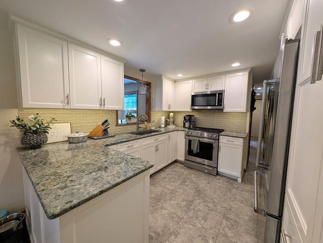 2925 Chrysler Drive, Bay City, MI 48706