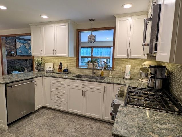 2925 Chrysler Drive, Bay City, MI 48706