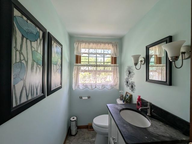 2925 Chrysler Drive, Bay City, MI 48706