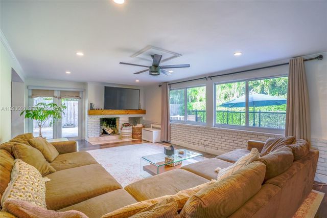 1707 NE 52nd St, Fort Lauderdale, FL 33334