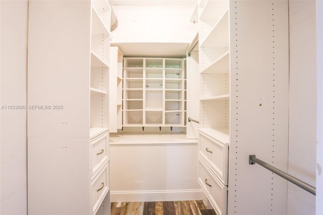 1707 NE 52nd St, Fort Lauderdale, FL 33334