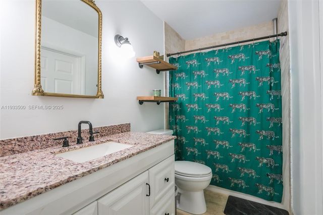 1707 NE 52nd St, Fort Lauderdale, FL 33334